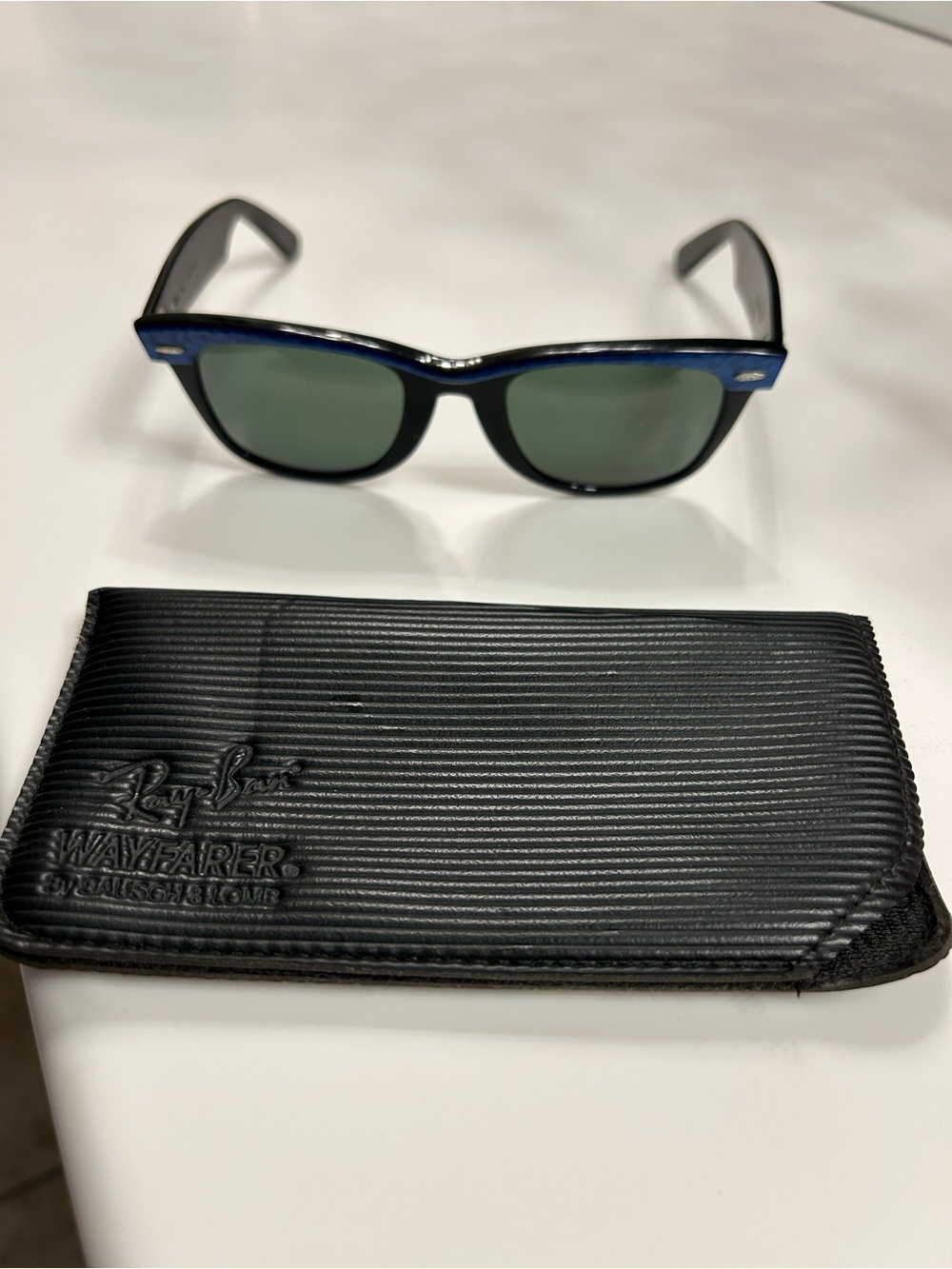 Ray-Ban 80’s Vintage WayfarerSunglasses with Electric blue trim